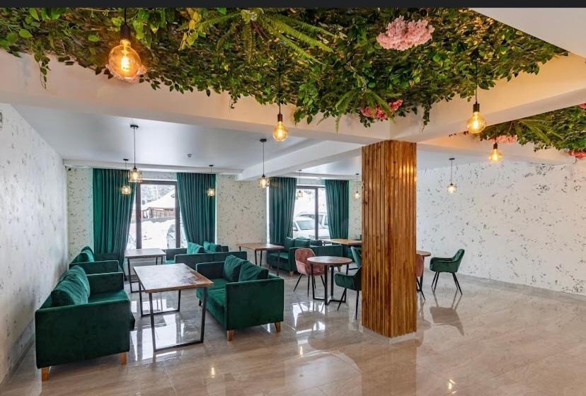 Imperial Hotel 부코벨 외부 사진